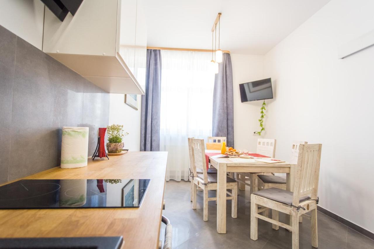 Fogra Travel Apartment クラクフ エクステリア 写真